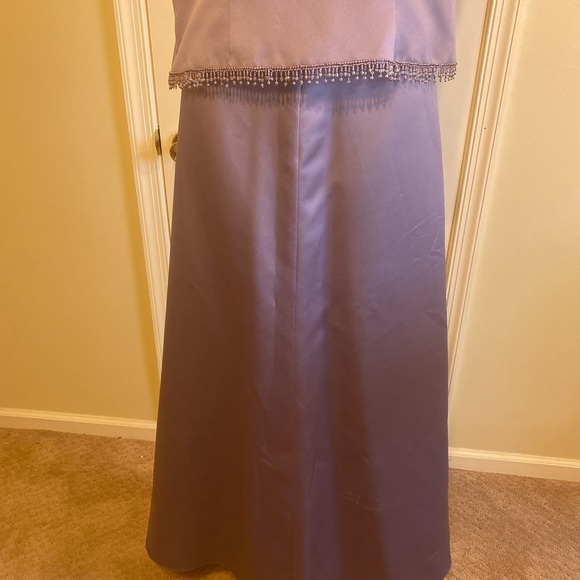 Private Collection - Lovely 2 piece lilac satin gown Size: 12 (see measu… - Picture 4 of 14